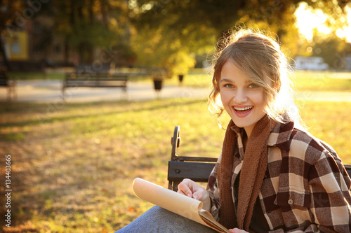 Young female artist drawing...
