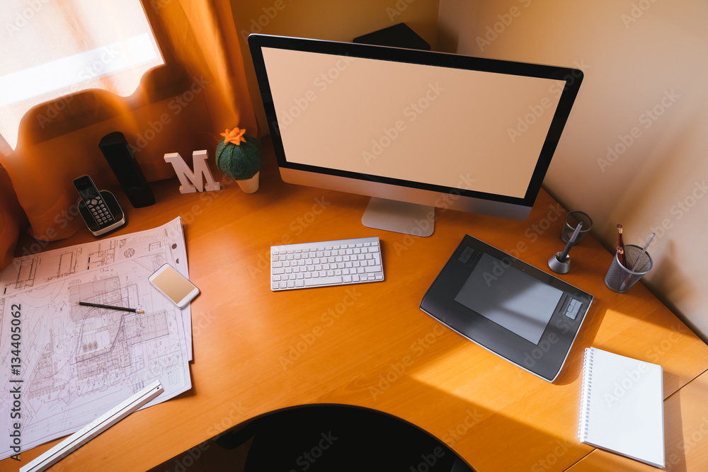 Naklejka premium Computer at home