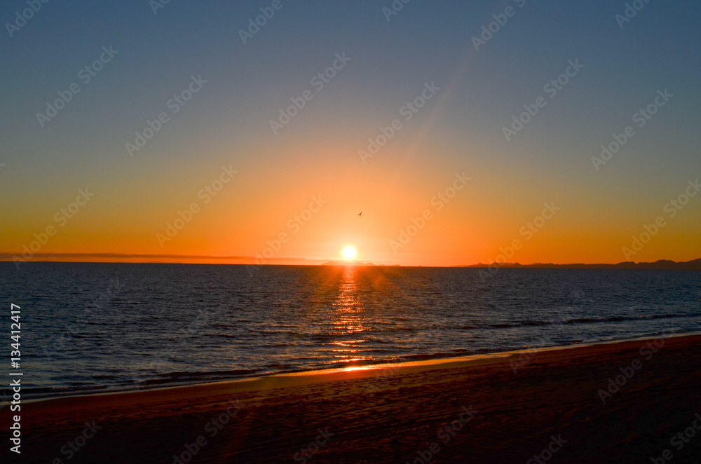 Naklejka premium Crepúsculo en Kino