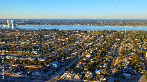 FORT WALTON, FL - FEBRUARY 2016: Aerial city view. Fort Walton i © jovannig