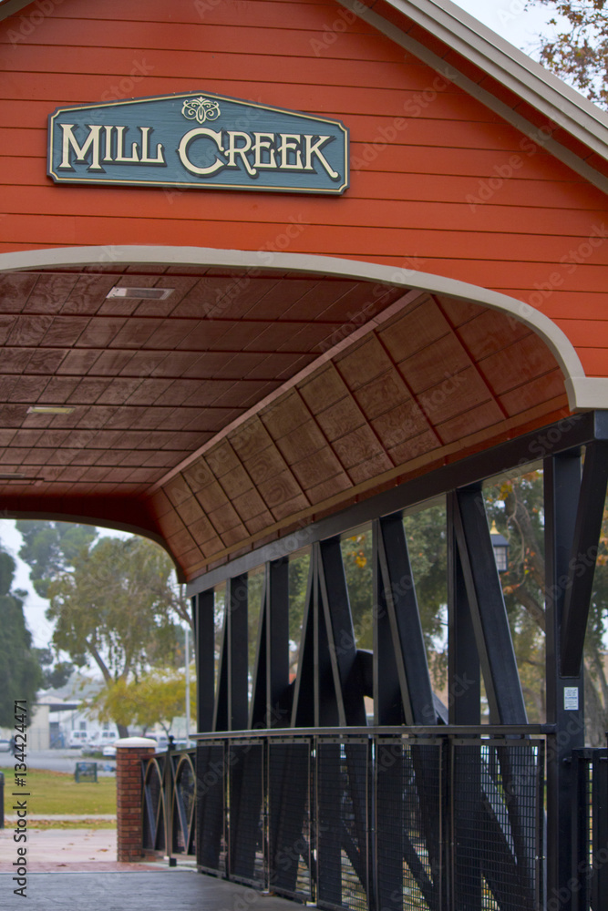 Obraz premium Mill Creek Bridge