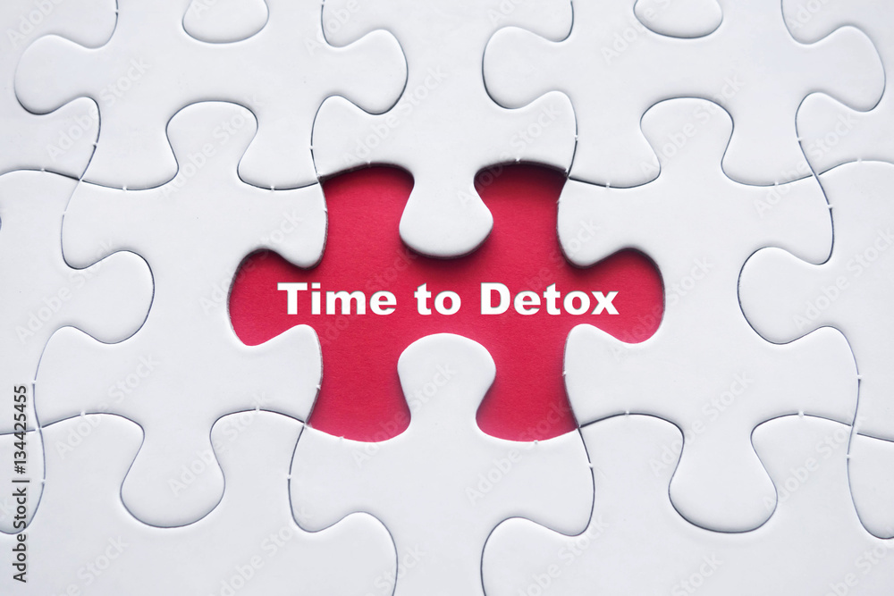 Fototapeta premium Missing puzzle with Time to Detox word