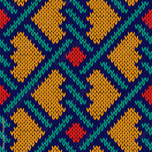 Seamless knitted intertwined pattern