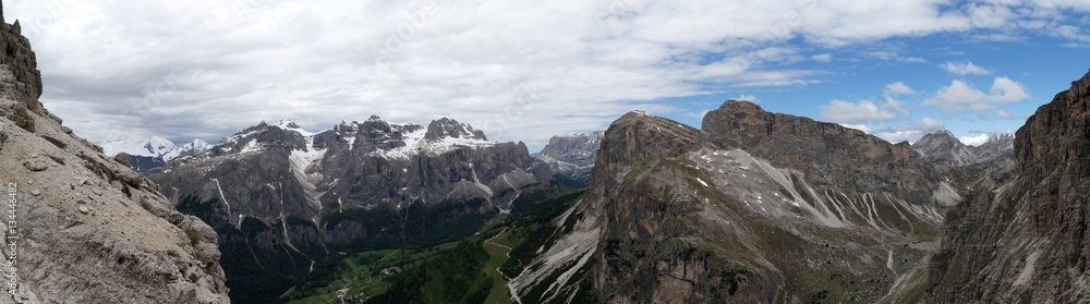 Aussicht auf Sella Gruppe und Naturpark Puez Geisler