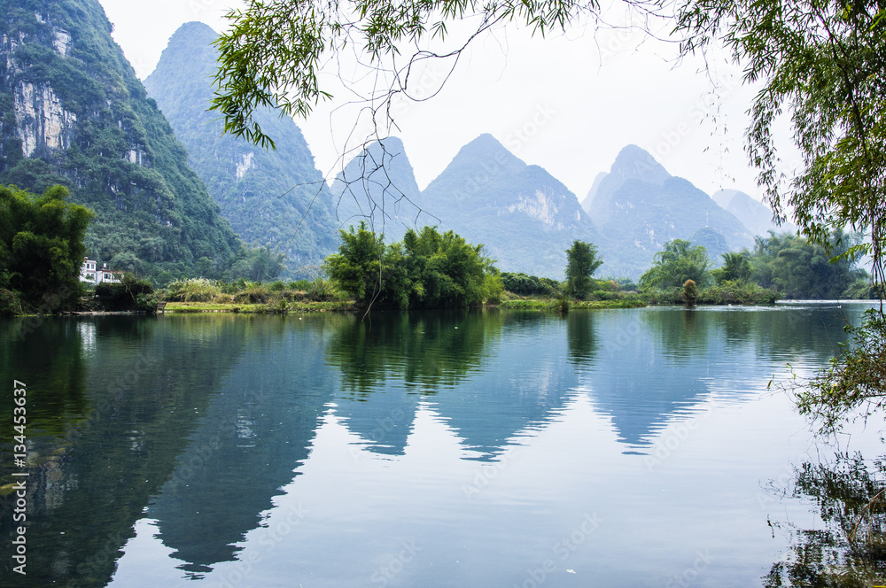 The beautiful mountains and river scenery
