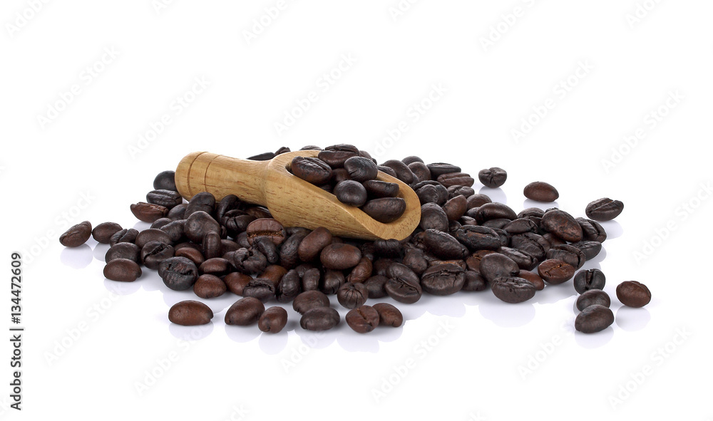 Naklejka premium coffee beans isolated on a white background
