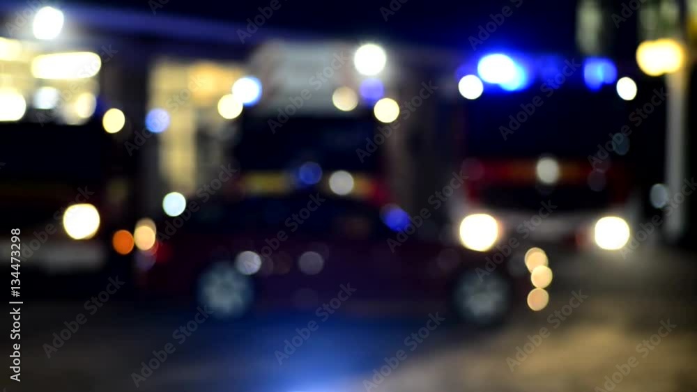 Fahrzeuge mit Blaulicht und Bokeh Fahrzeuge mit Blaulicht und Bokeh