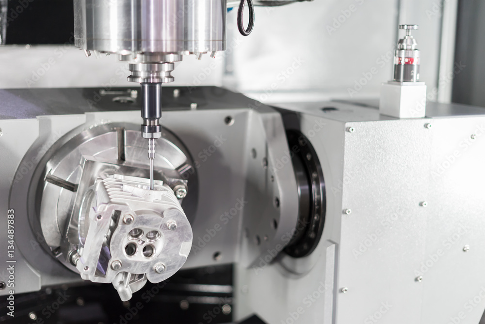 High precision CNC machining center 5 axis working, operator mac