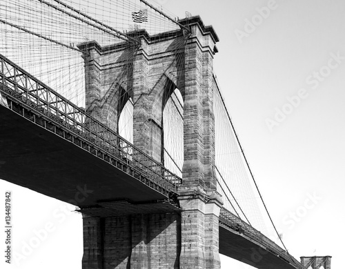 most-brooklynski-w-nyc-b-w