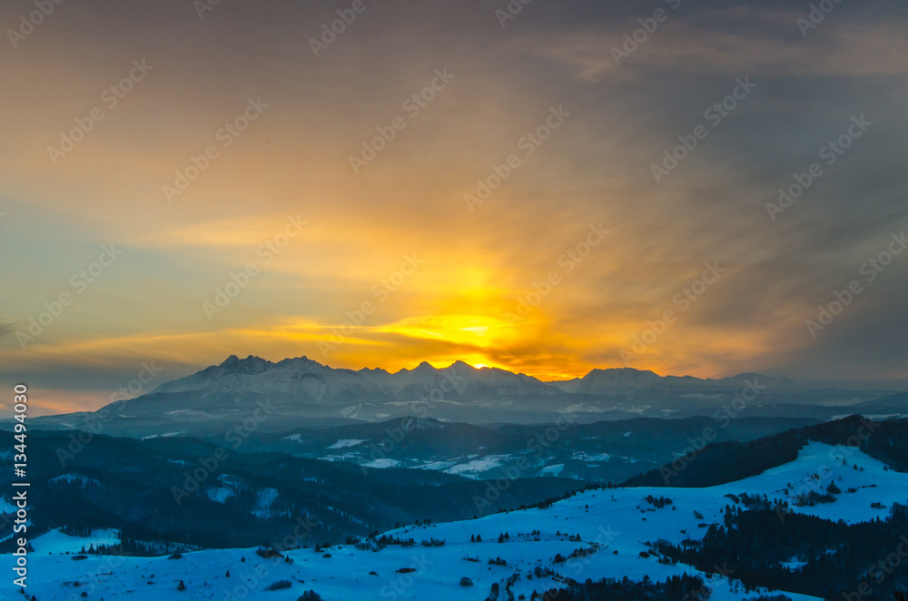   Zima,zachód słońca w Pieninach ,Wysoki Wierch.