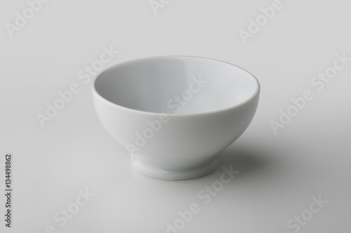 Round Bowl in white porcelain