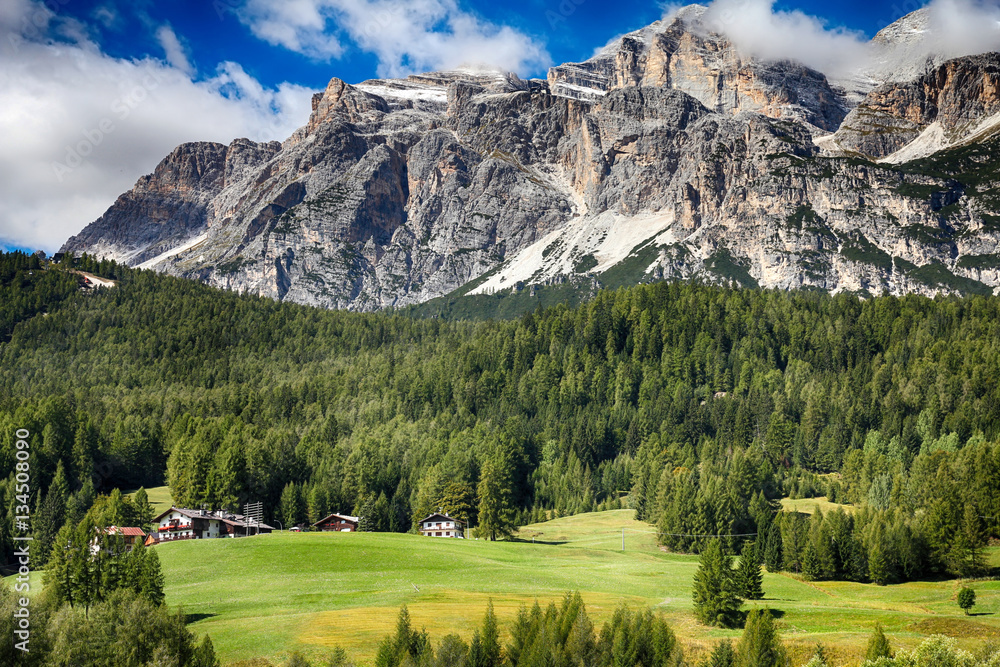 Wunderschöne Landschaft in den Dolomiten, Tirol