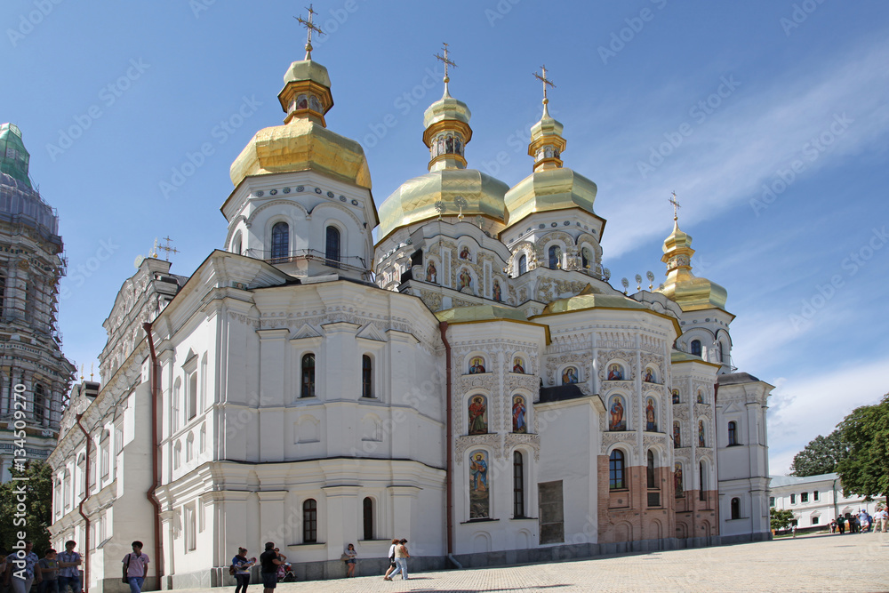 Obraz premium Ukraine. Kiev. Kievo-pechorskaja Lavra. The reconstructed Cathedral of the Dormition