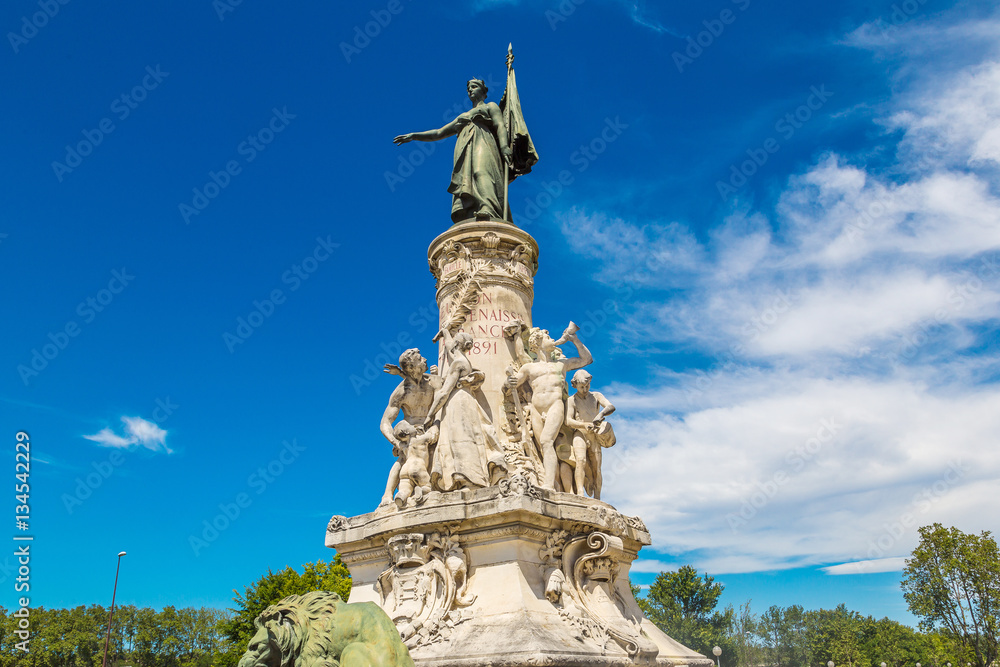 Fototapeta premium The Monument du Comtat in Avignon