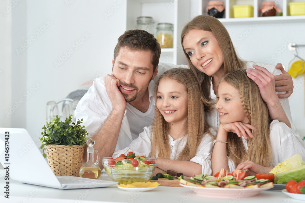 big family on the kitchen big family on the kitchen