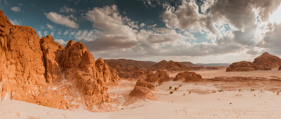 Poster Woestijnlandschap Zandwoestijn van Sinaï in Egypte  © Kotangens