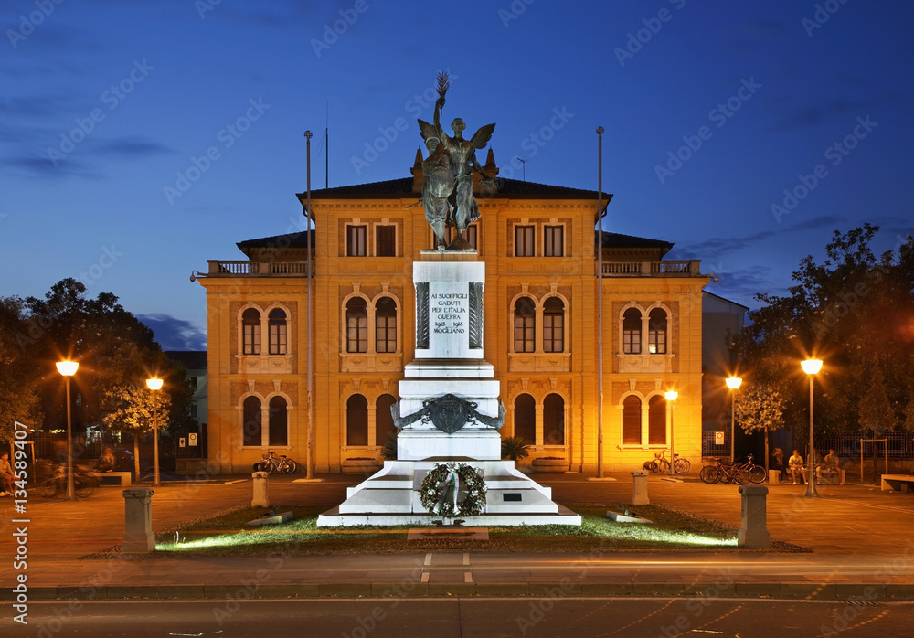Piazza dei Caduti - Square of the Fallen in Mogliano Veneto. Italia