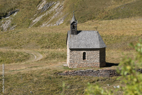 Obraz na płótnie kleine Berg-Kapelle w salonie