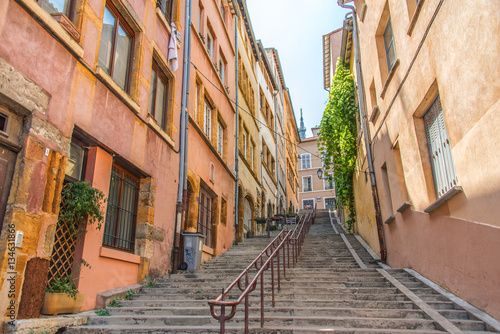Fototapeta Naklejka Na Ścianę i Meble -  Escalier dans le Vieux Lyon, Lyon, France