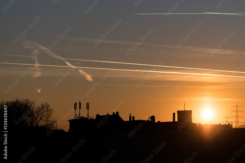 Sonnenuntergang über Bochum, Ruhrgebiet, Deutschland