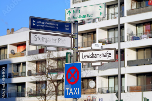 Stuttgarter Platz Berlin, Straßenschild, Wegweiser © philipk76