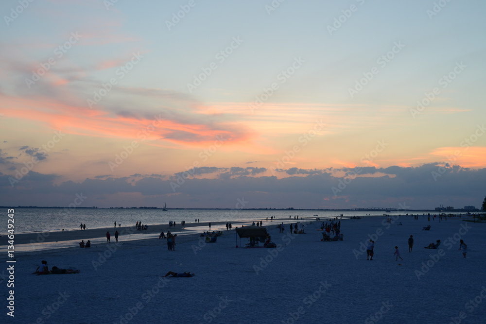 Naklejka premium People on Beach