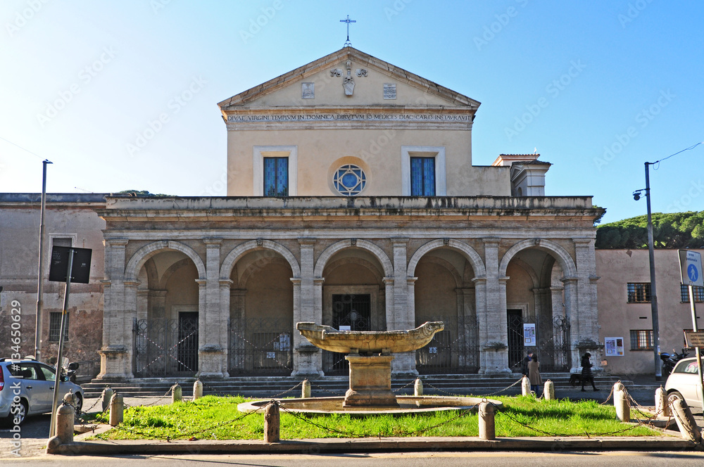 Roma, la basilica di Santa Maria in Domnica   al Celio