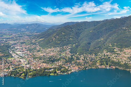 Panoramic view of lake Como in Italy © Sergii Figurnyi
