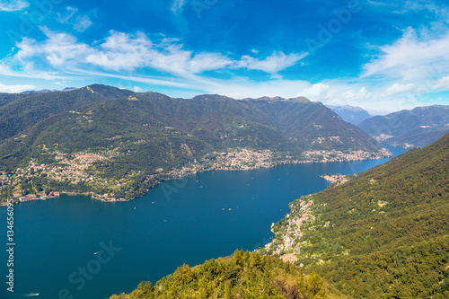 Panoramic view of lake Como in Italy © Sergii Figurnyi