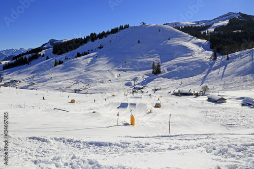 Wintersport: Bayerisches Skigebiet mit Funpark 