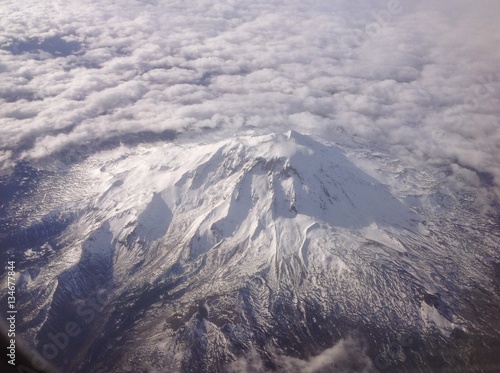 Mount Rainier take from a plane © Benjamin 