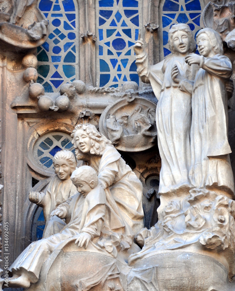Obraz premium Szene an der Geburtsfassade der Sagrada Familia