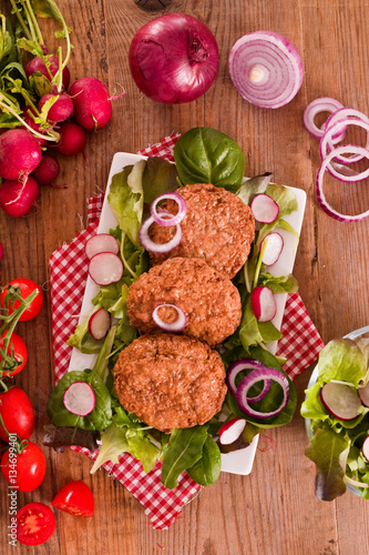 Meatballs with salad. 