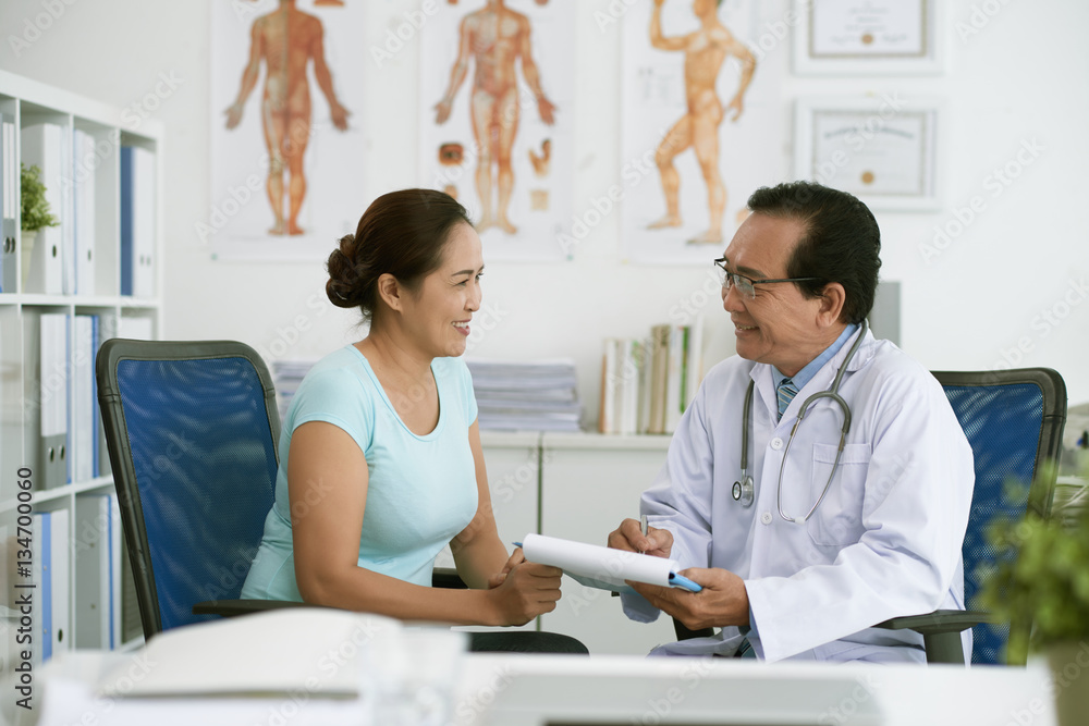 Fototapeta premium Consulting patient