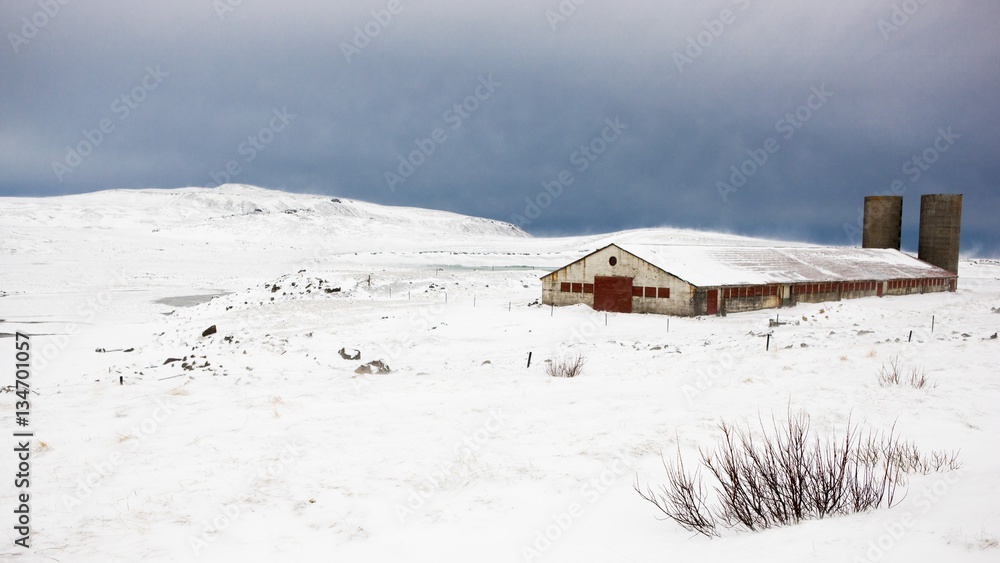 Bâtiment industriel et hiver en Islande