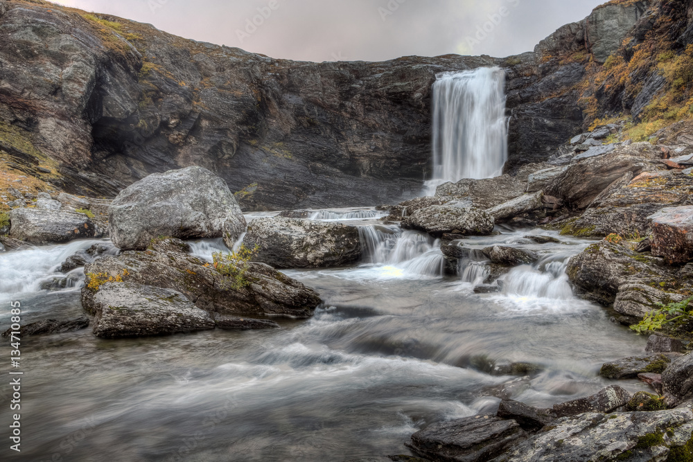 Wasserfall am Norkalottleden - Weitwanderweg in Lappland