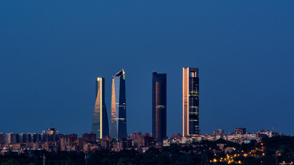 Acrylglasbilder Madrid Skyline von Madrid bei Tag  © Marcos