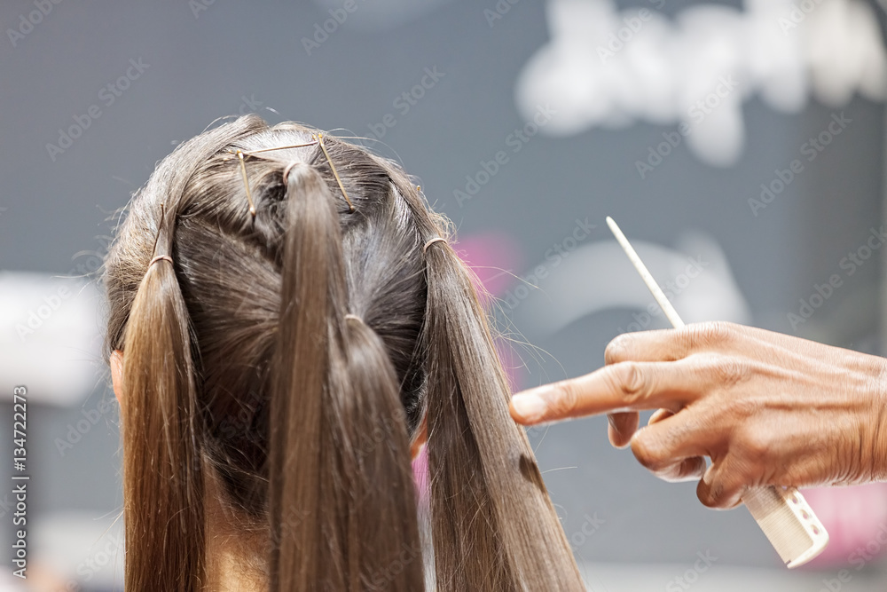 Fototapeta premium making coiffure