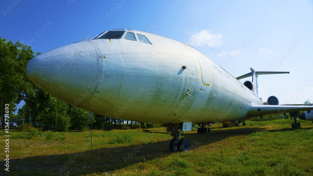 Fototapeta premium air port plane sky green