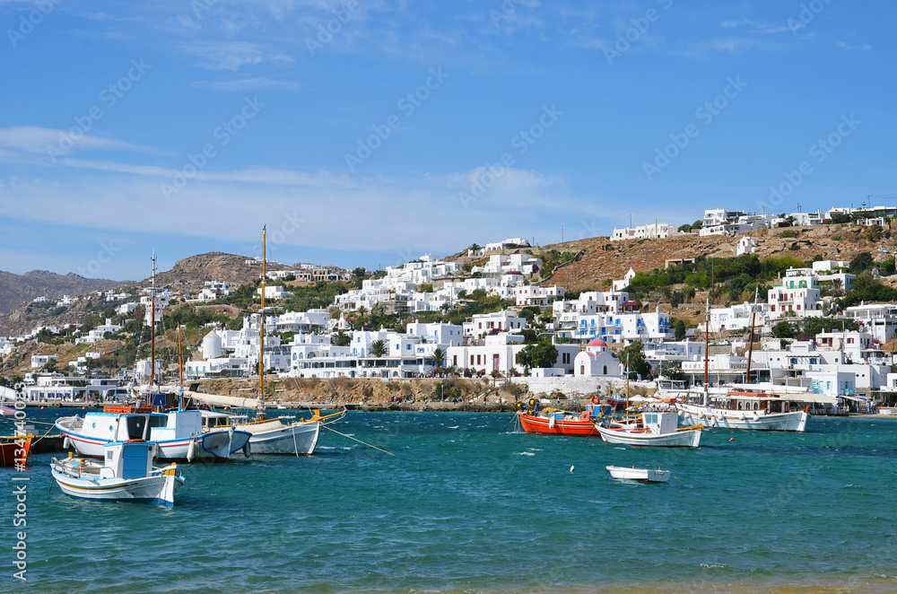 Porto di Mykonos con barche