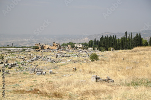 Fototapeta Naklejka Na Ścianę i Meble -  The ruins of the ancient city of Hierapolis in Turkey