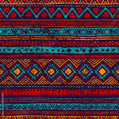 Seamless vintage pattern. Grungy texture. Ethnic and tribal moti