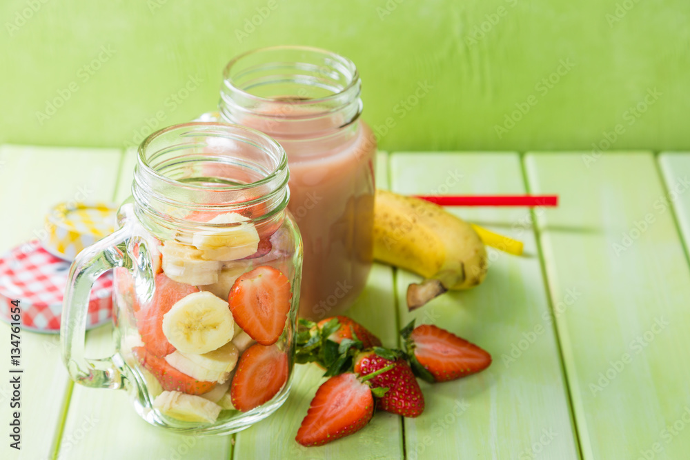 Banana and strawberry smoothie, inredients Banana and strawberry smoothie, inredients