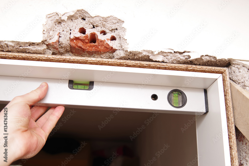 Fototapeta premium Sanierungsarbeiten, Türen