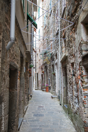 Fototapeta Naklejka Na Ścianę i Meble -  Alley in the old town.