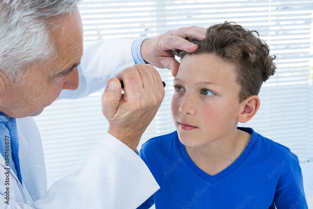 Fototapeta premium Doctor examine patient eye