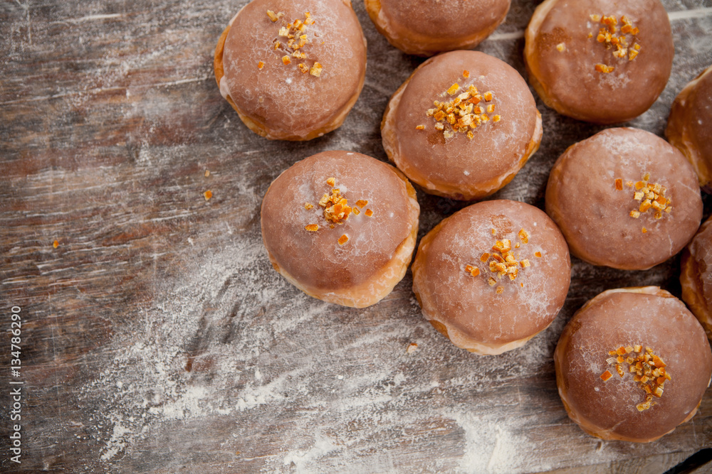 Obraz premium Pączki z lukrem
