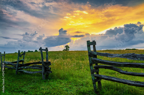 Quadro su tela Scenic sunset and split rail fence, Cumberland gap National Park
