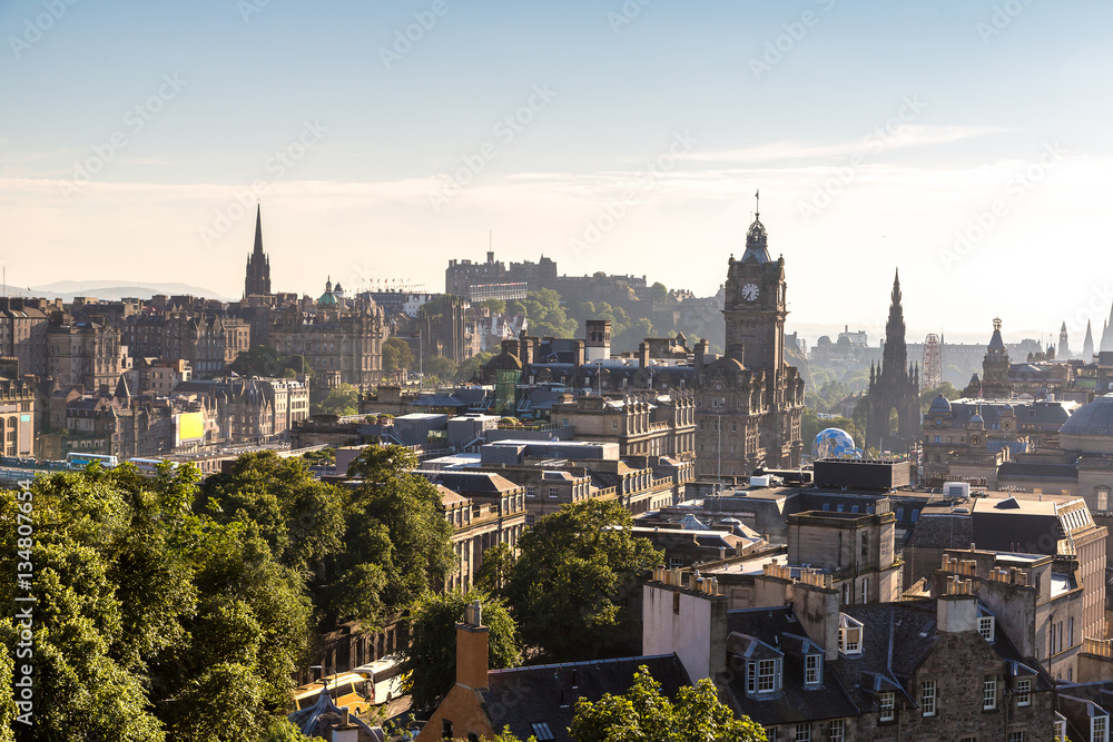 Fototapeta premium Edinburgh castle from Calton Hill