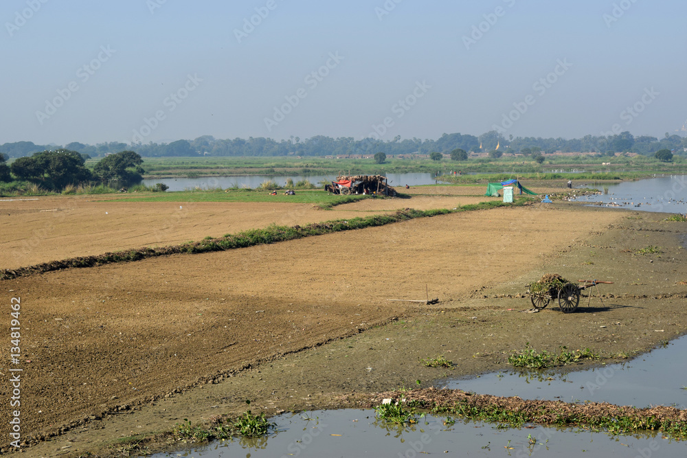 Fototapeta premium Taungthaman Lake Near Amarapura, Myanmar